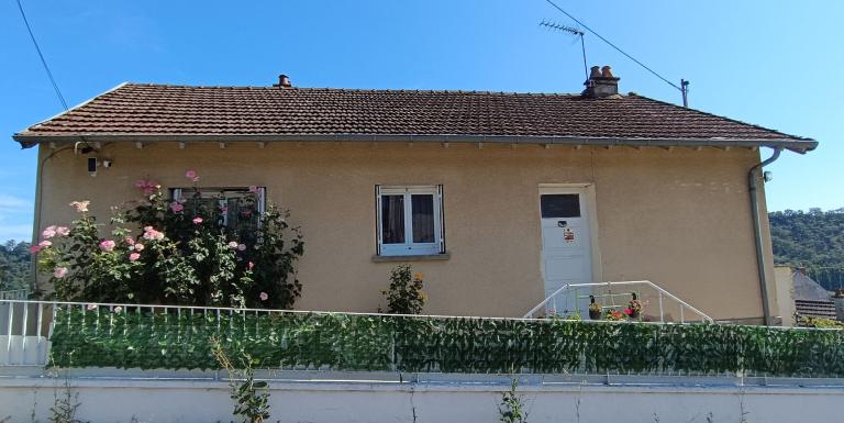 AUBUSSON Maison , 122 m2 avec jardin, superbe vue