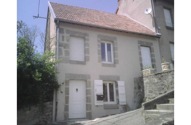 Maison sur les hauteurs d'Aubusson avec jardin plein sud - A