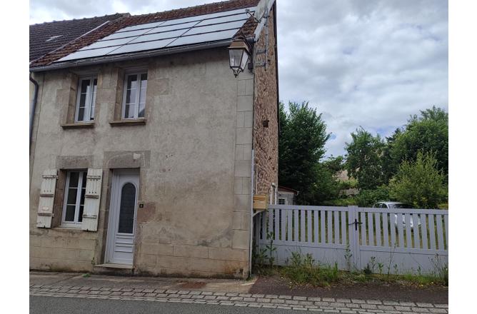 MAISON BONNE PERFORMANCE ENERGETIQUE AVEC PETIT JARDIN - A