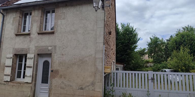 MAISON BONNE PERFORMANCE ENERGETIQUE AVEC PETIT JARDIN