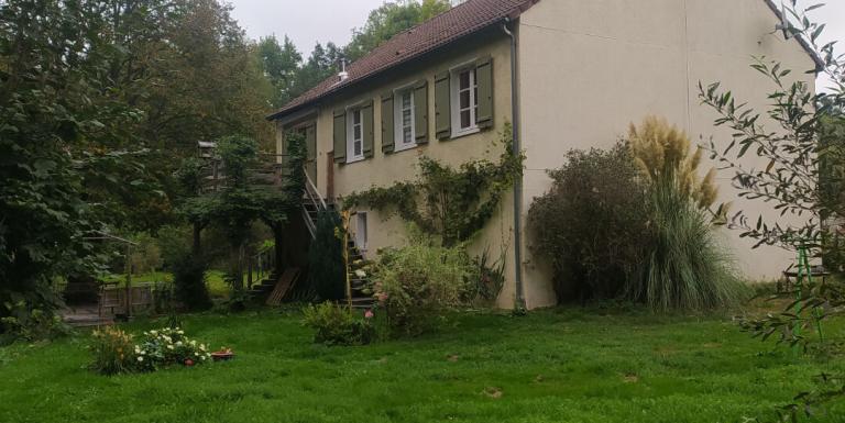 NEOUX PAVILLON EN BORD DE RIVIERE