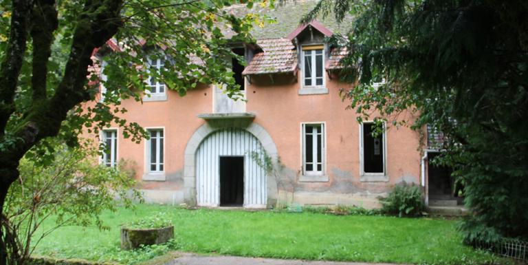 Jolie maison de campagne à la ville