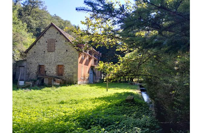 Jolie maison de campagne à la ville - B