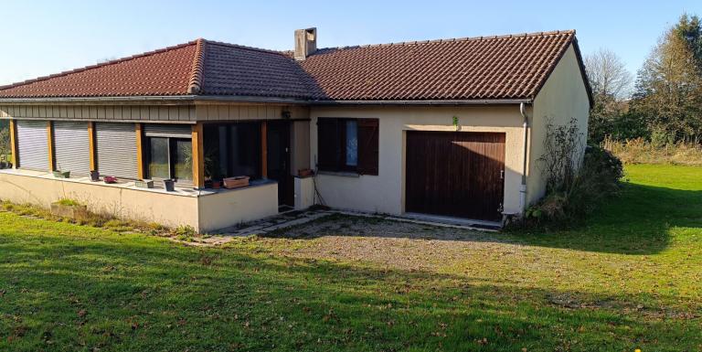 Maison meublée, 2 Chambres, véranda et grand garage