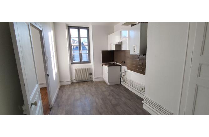 Appartement F4 de 110 M2 Centre ville Aubusson - B